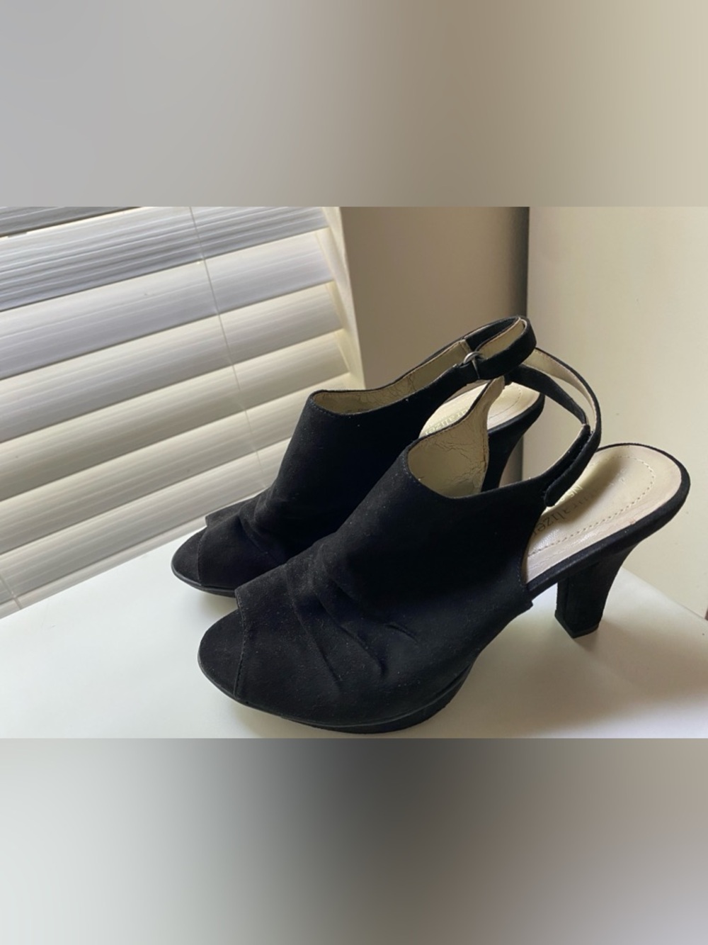 Naturalizer Women's N5 Black Suede Heels Size 8 Medium Peep Toe Pre-Owned